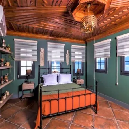 Sunset 3* מרמריס